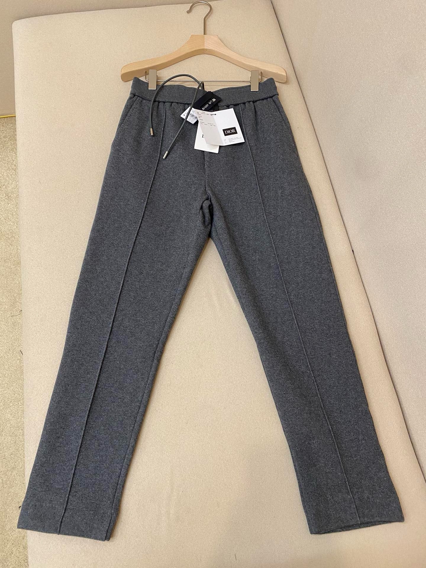 Dark black and Khaki Pant - FashionHype.xyz