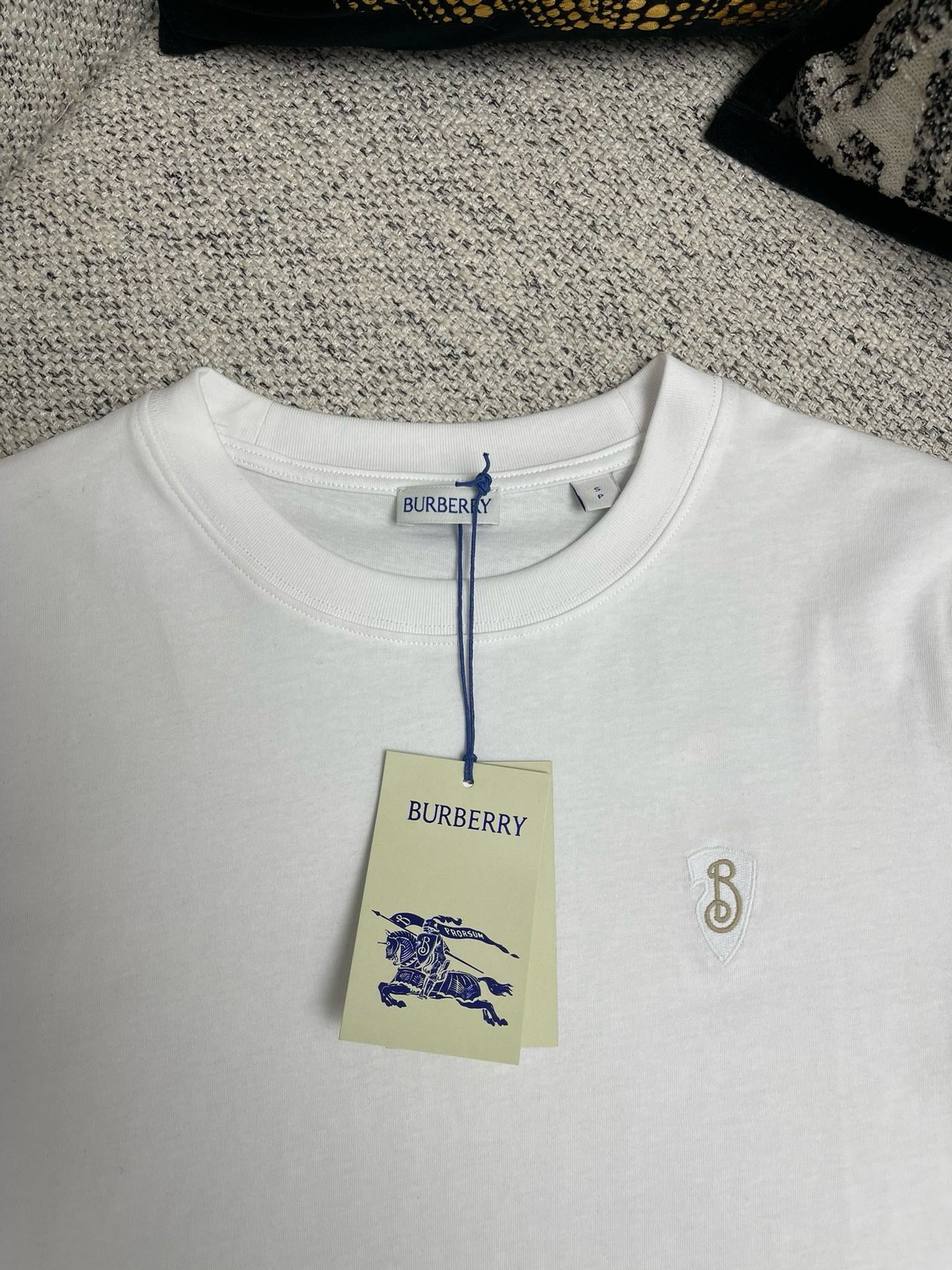 Mehrfarbiges T-Shirt