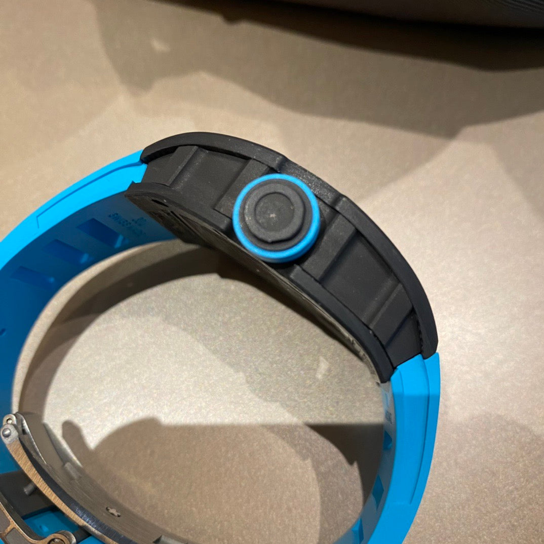 Himmelblaue Uhr