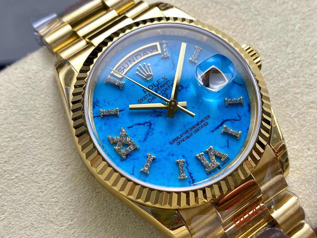 Goldfarbene Uhr
