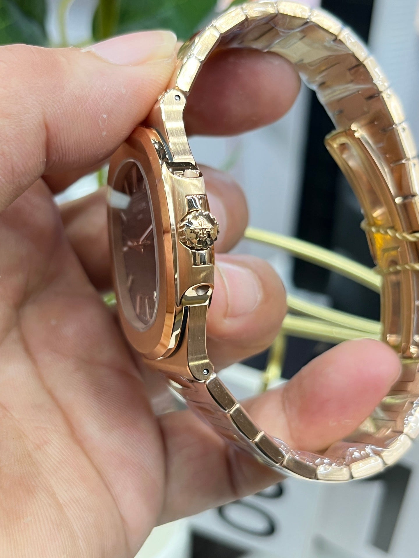 Goldfarbene Uhr