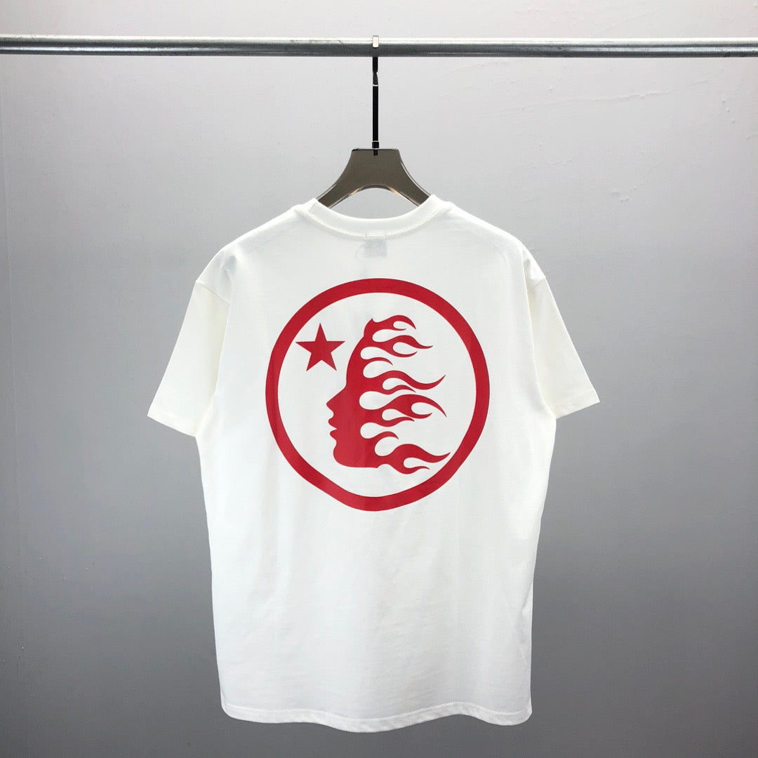 Schwarz-weißes T-Shirt