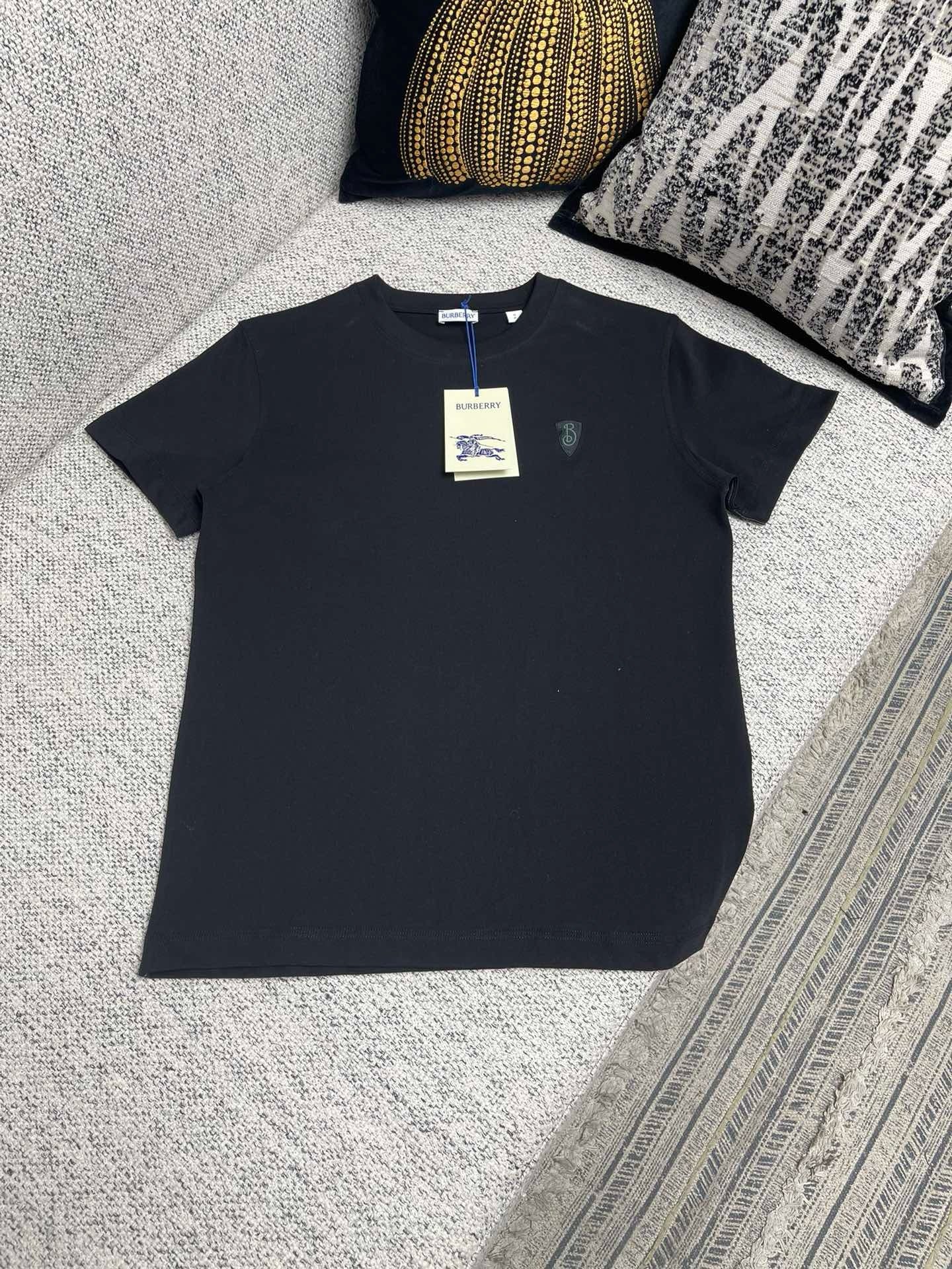 Mehrfarbiges T-Shirt