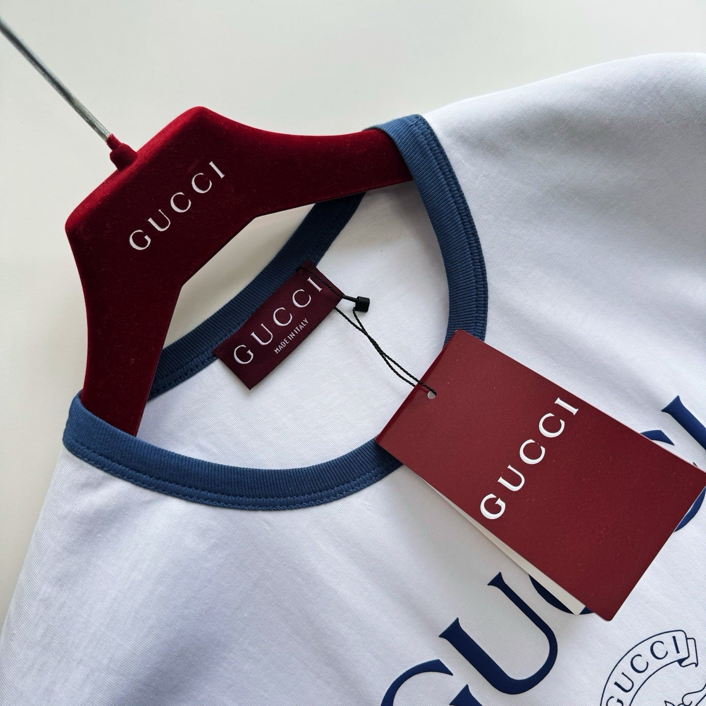 Weißes T-Shirt