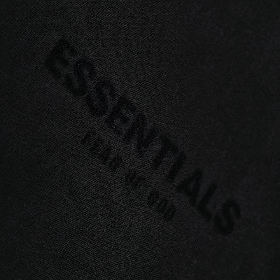 Camiseta gris claro, gris oscuro y negra