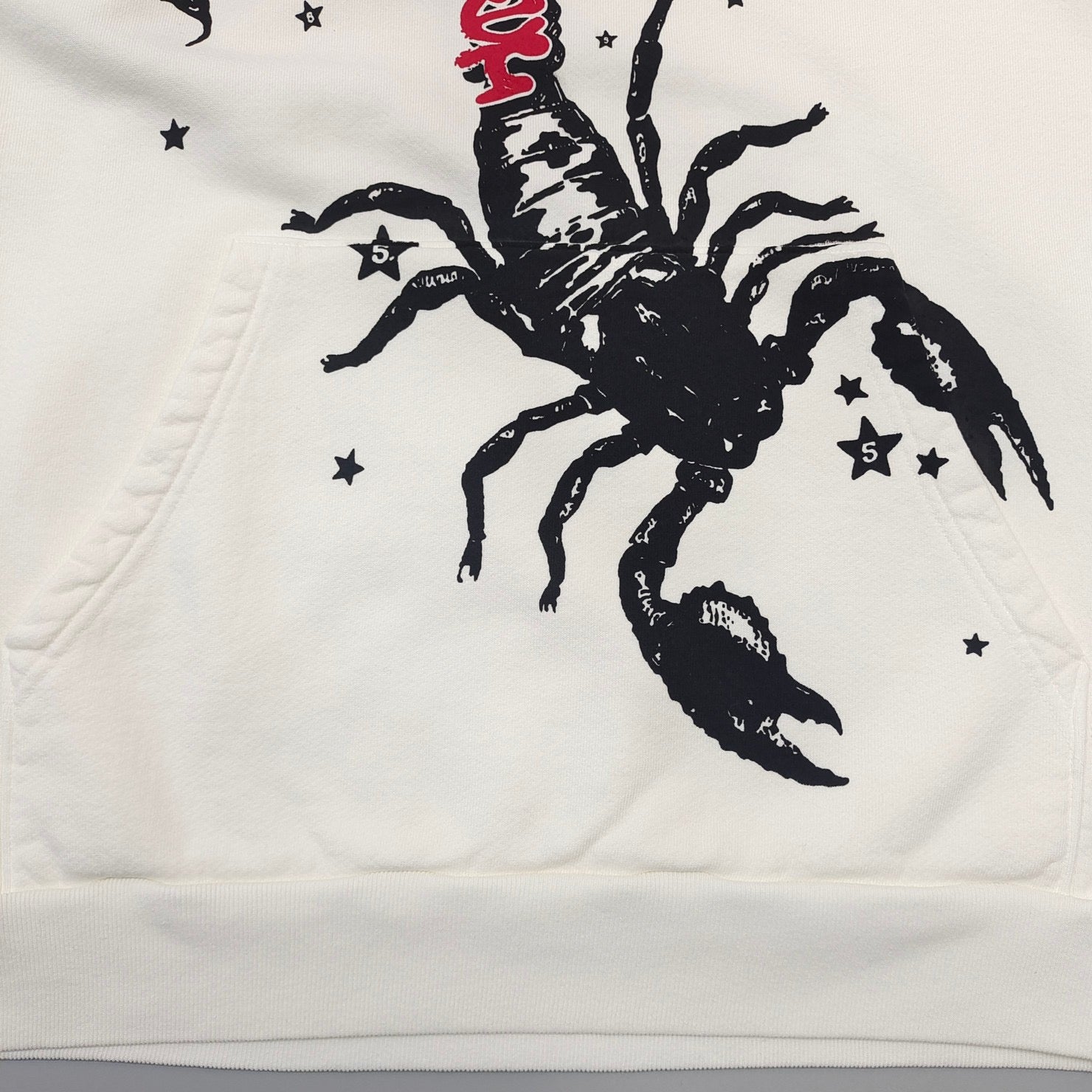 Weißer Hoodie