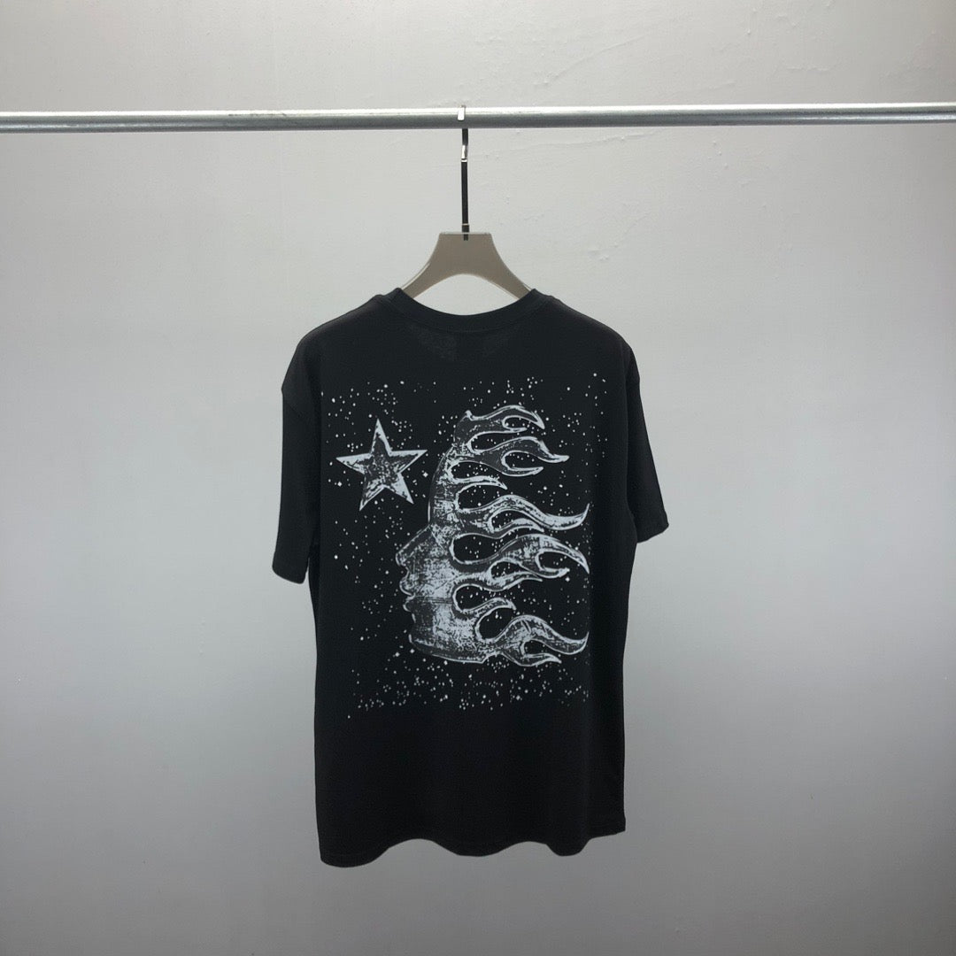 Schwarz-weißes T-Shirt
