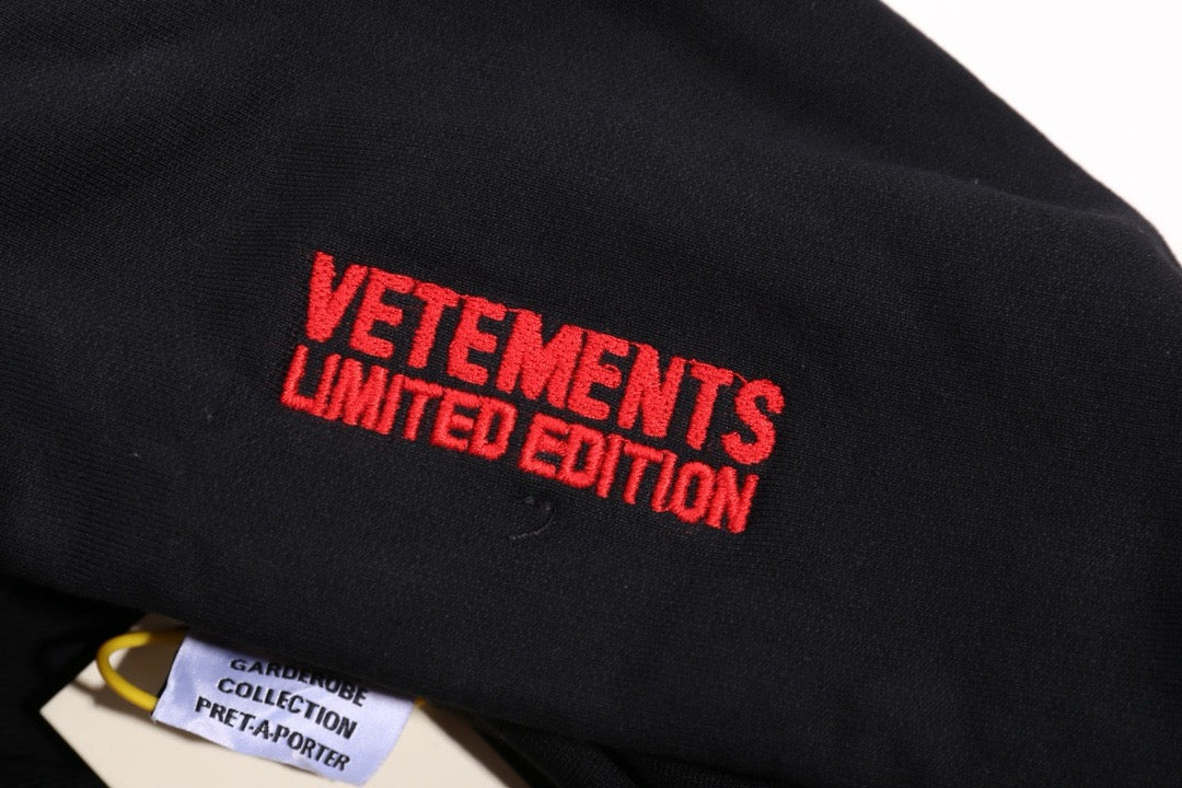 هودي باللونين الأسود والوردي