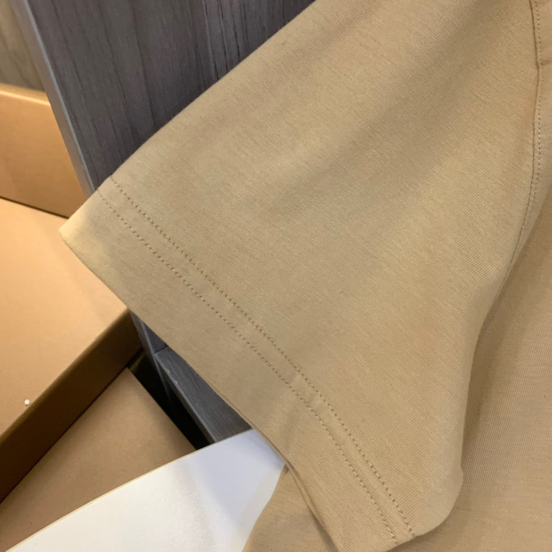 Khaki, Schwarz und Weiß T-Shirt