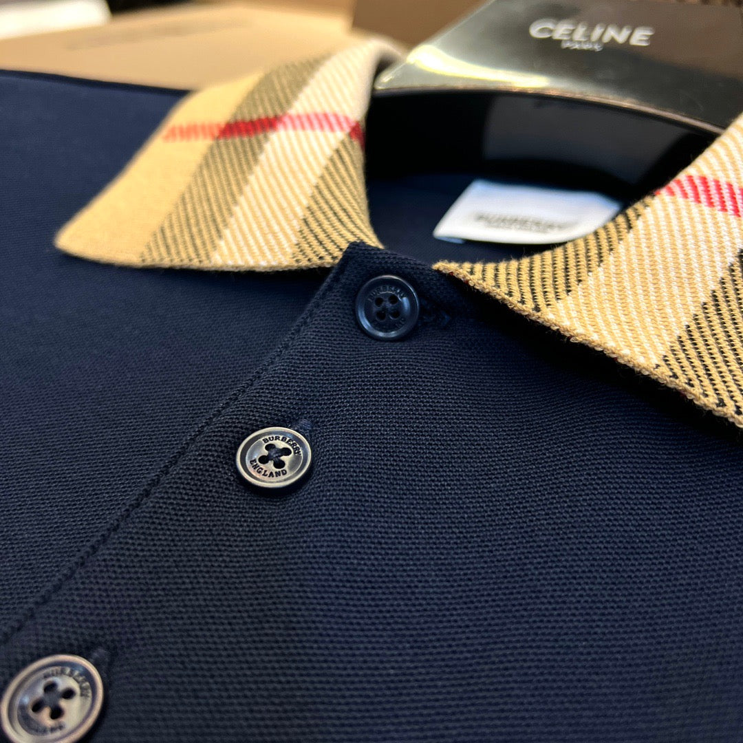 Schwarz-weiß-blaues Polo