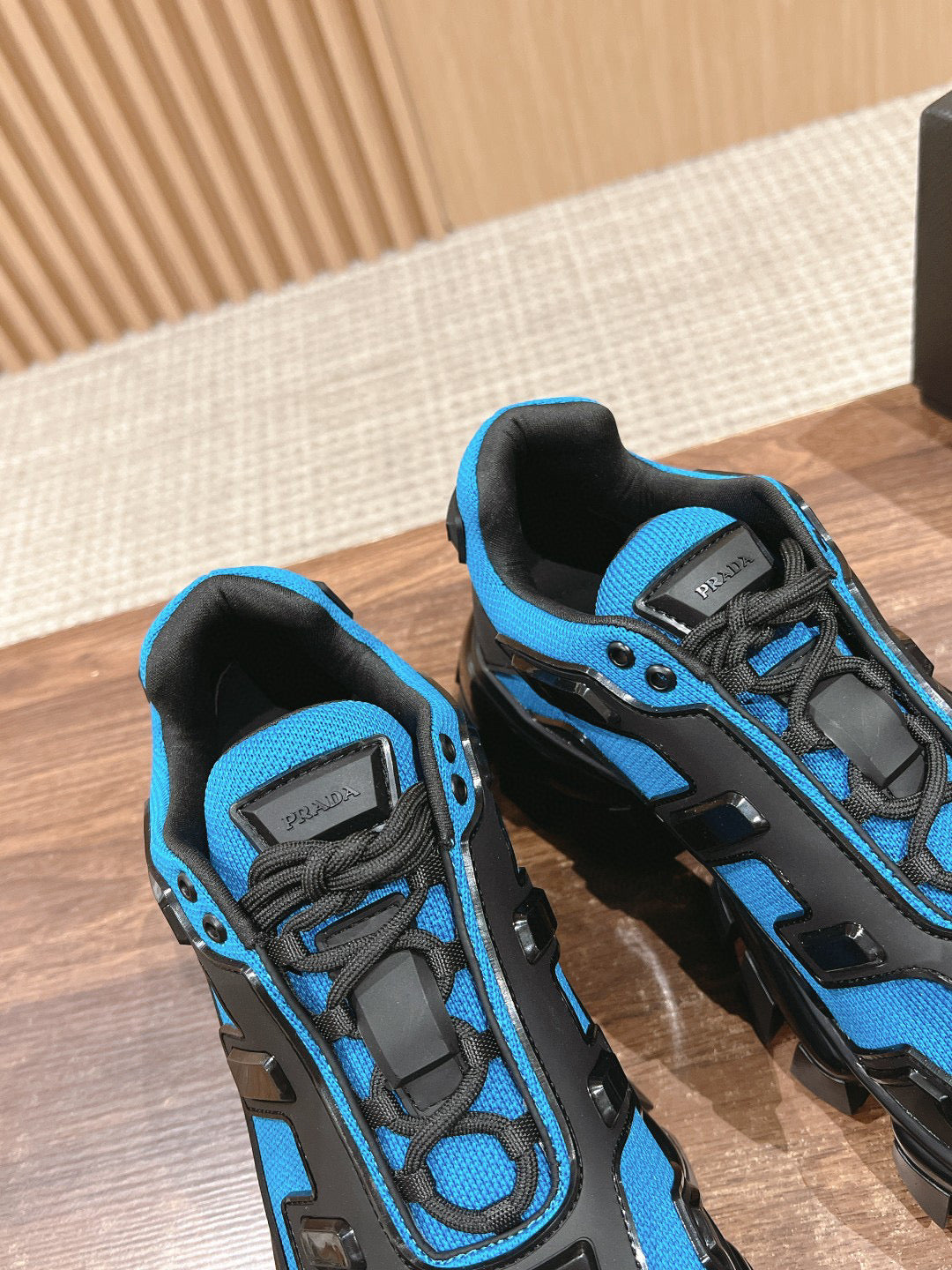 Weiß-Grüne Schuhe