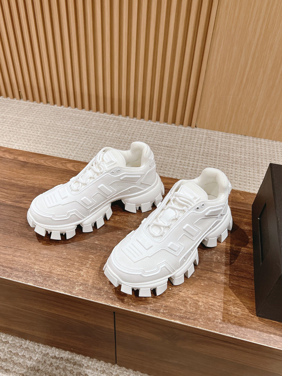Weiß-Grüne Schuhe