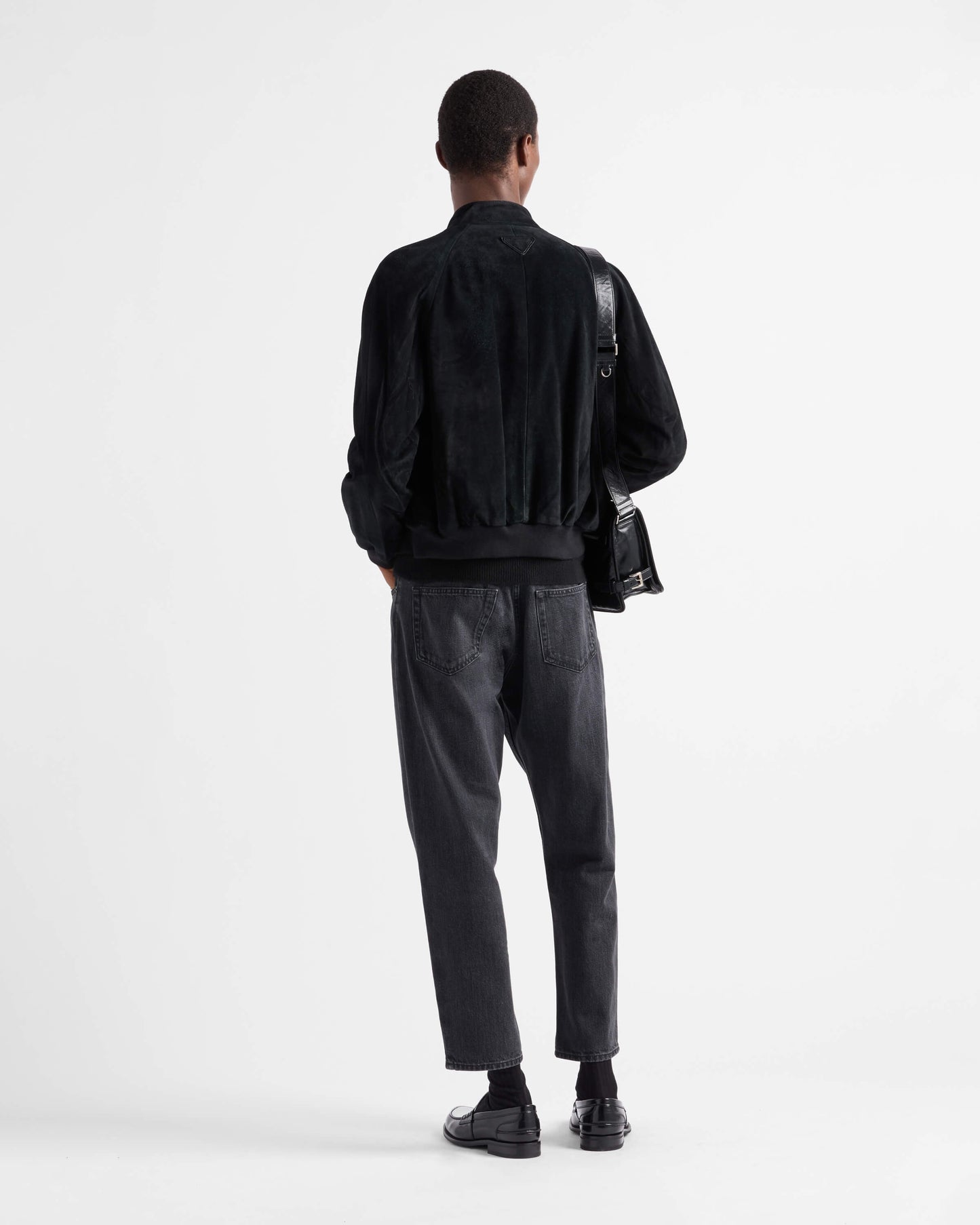 Schwarze und khakifarbene Jacke