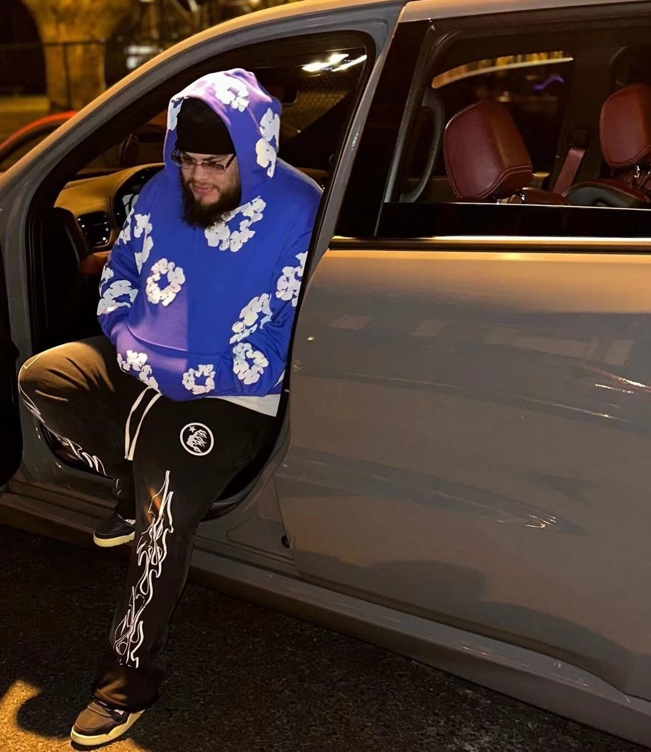 هودي باللونين الوردي والأزرق