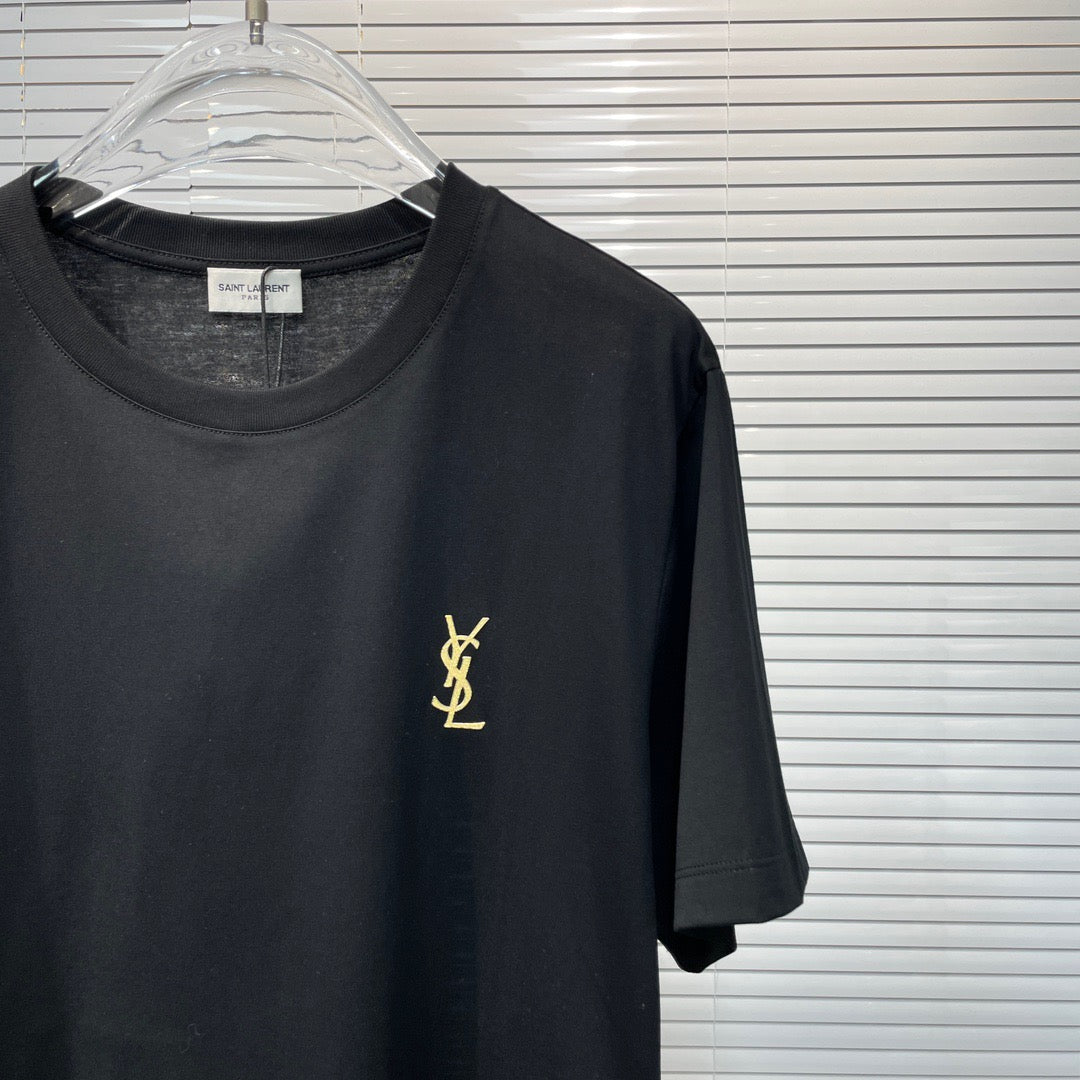 Black T-shirt - FashionHype.xyz