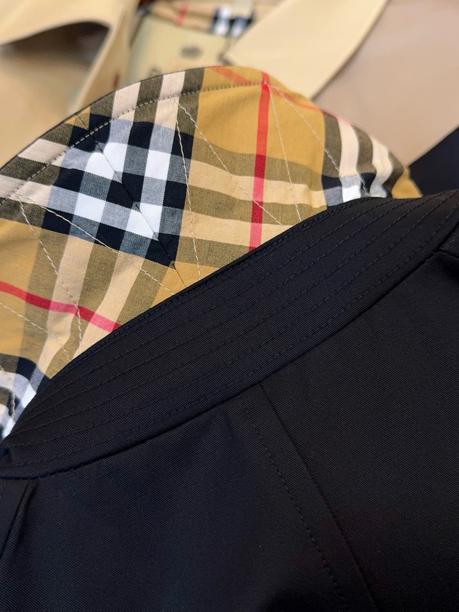 Mehrfarbige Jacke