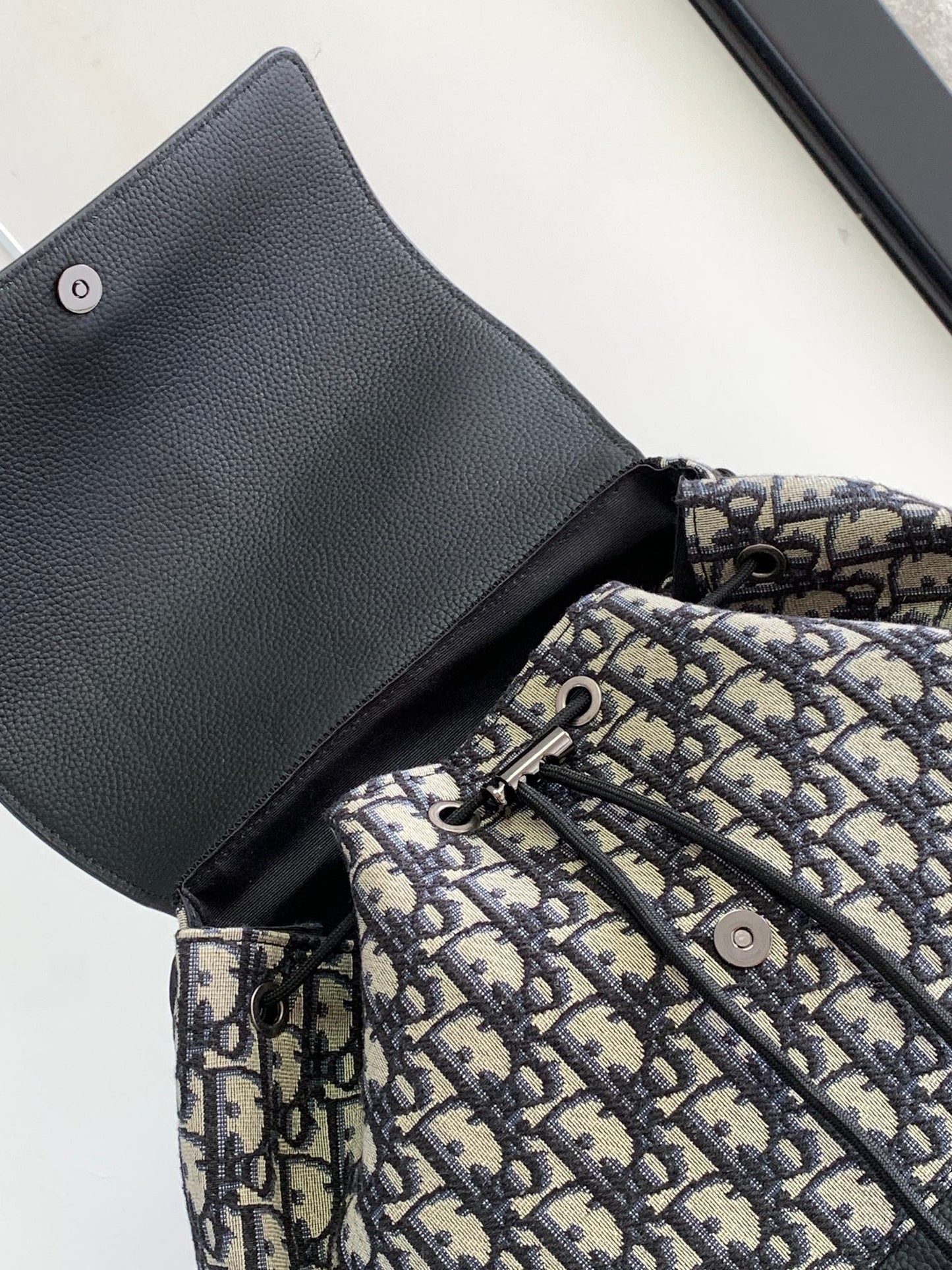 Bolso color albaricoque y negro