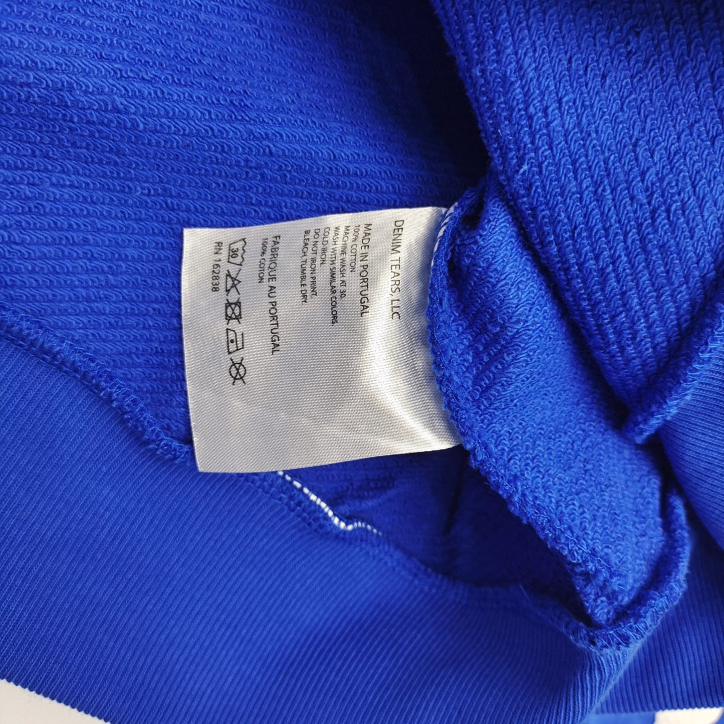 هودي باللونين الوردي والأزرق