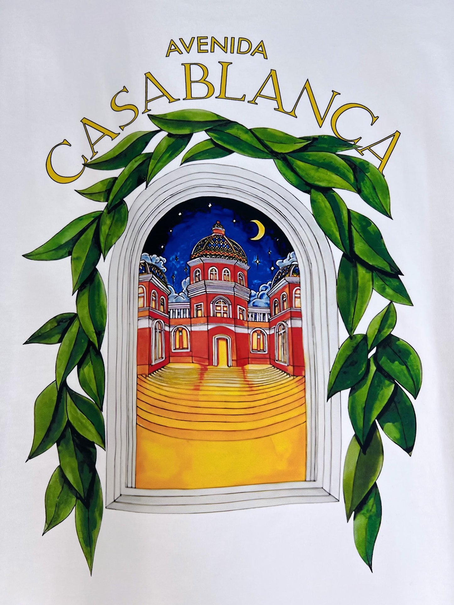 Camiseta azul y blanca