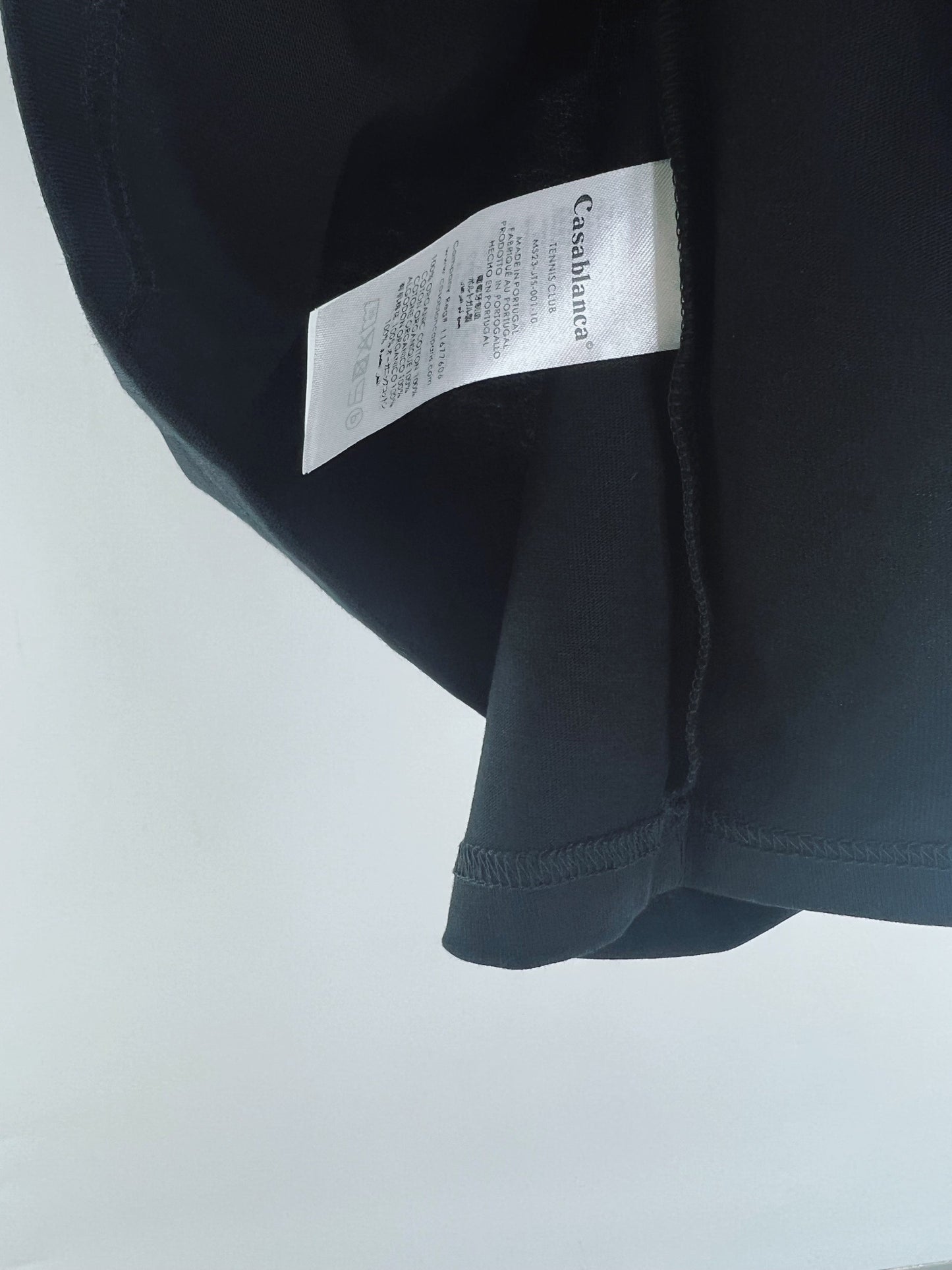 Camiseta en blanco y negro