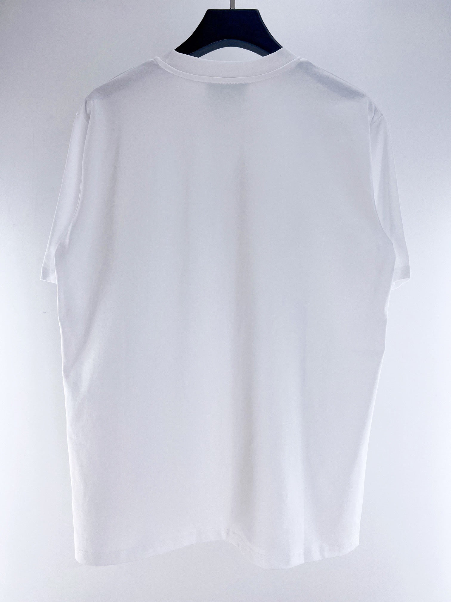Blau-weißes T-Shirt