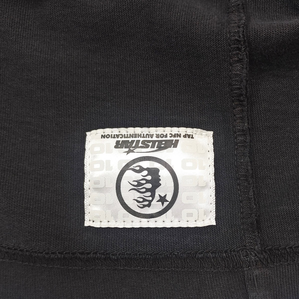 Dunkelschwarzes T-Shirt