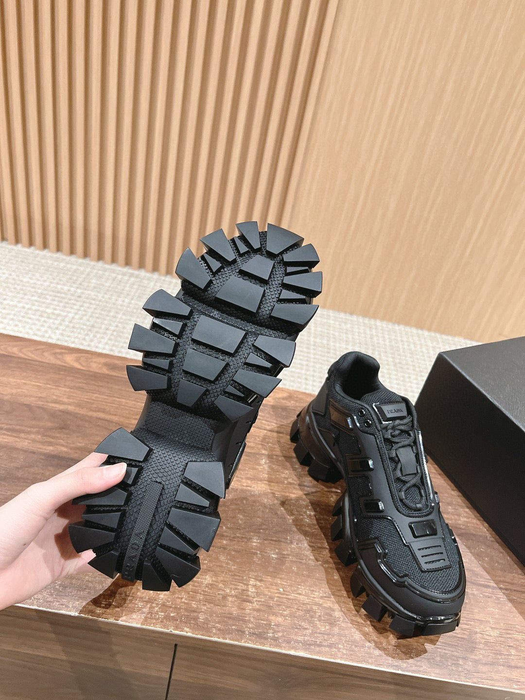 Weiß-Grüne Schuhe
