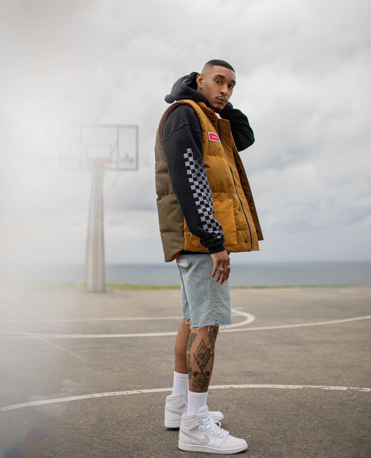 Black Hoodie - FashionHype.xyz