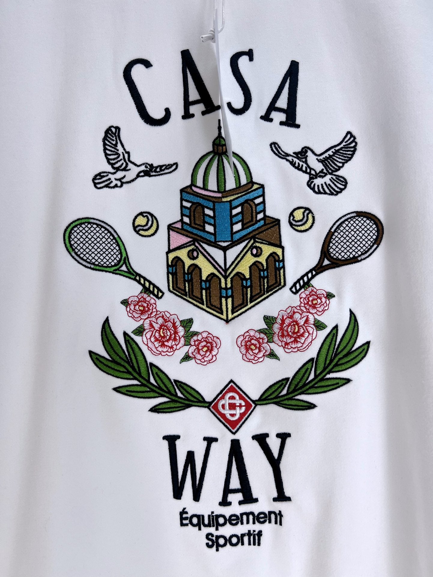 weißes und graues Sweatshirt
