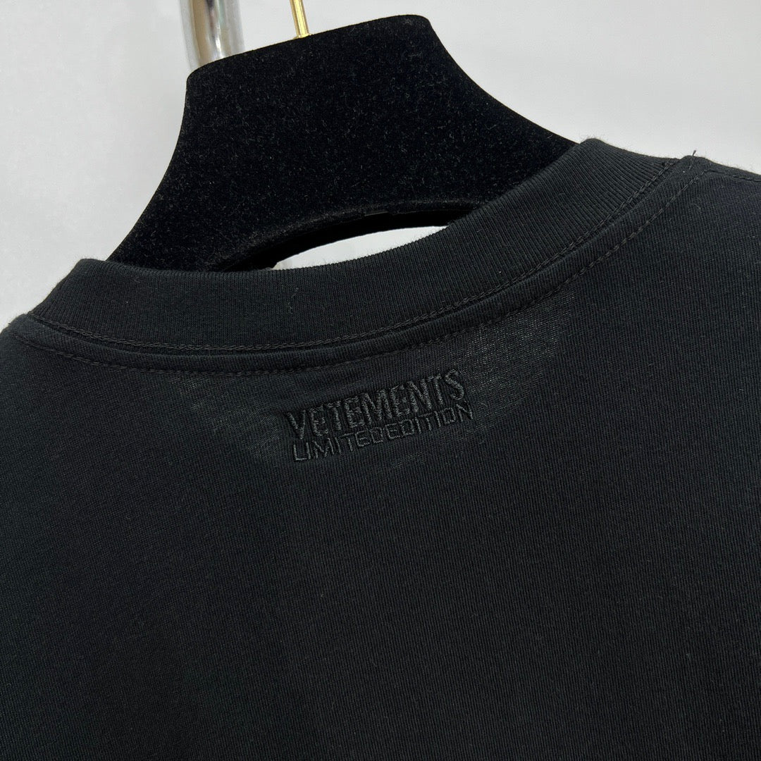 Schwarz-weiße T-Shirts