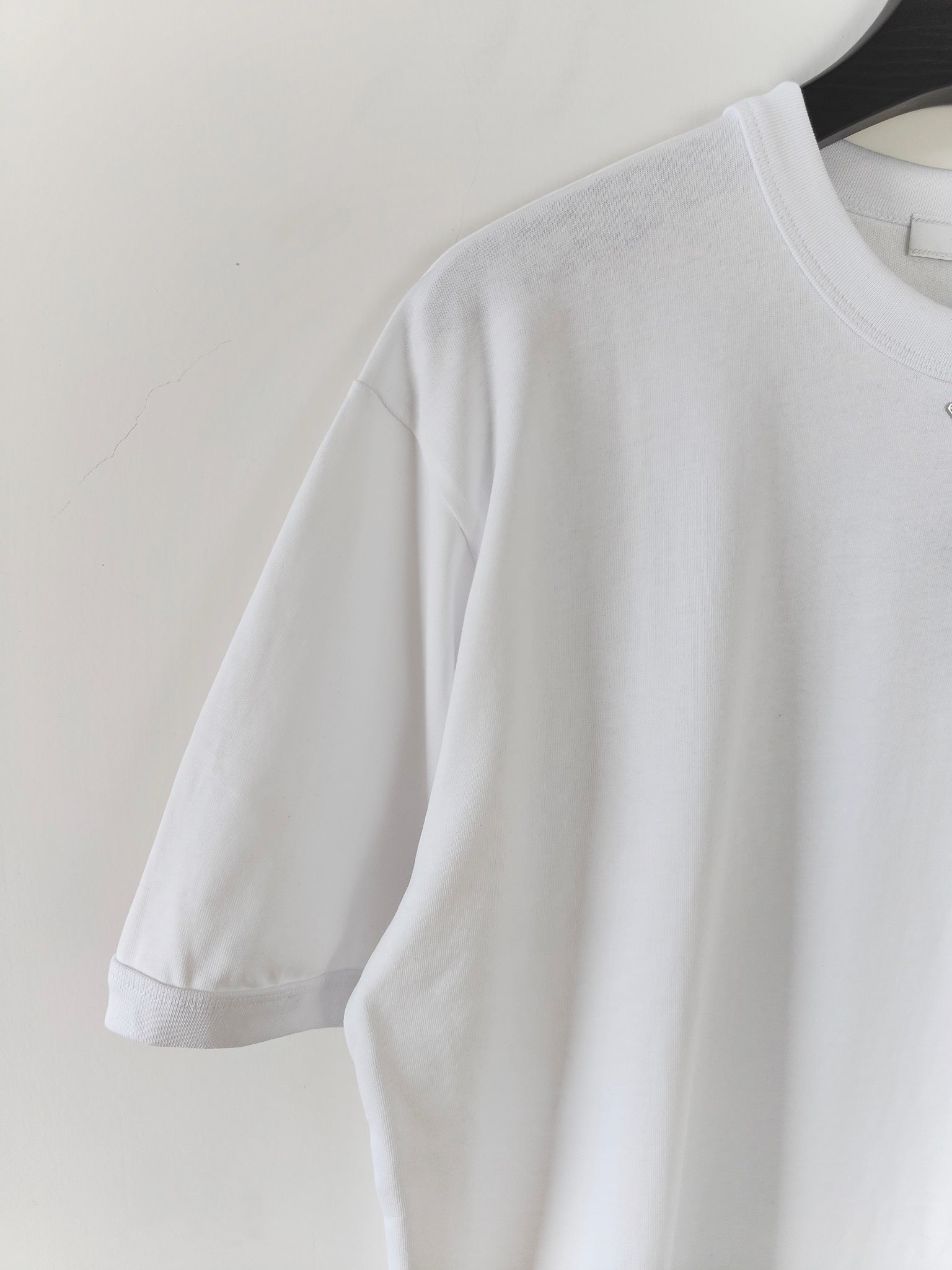 Black and White T-shirts - FashionHype.xyz