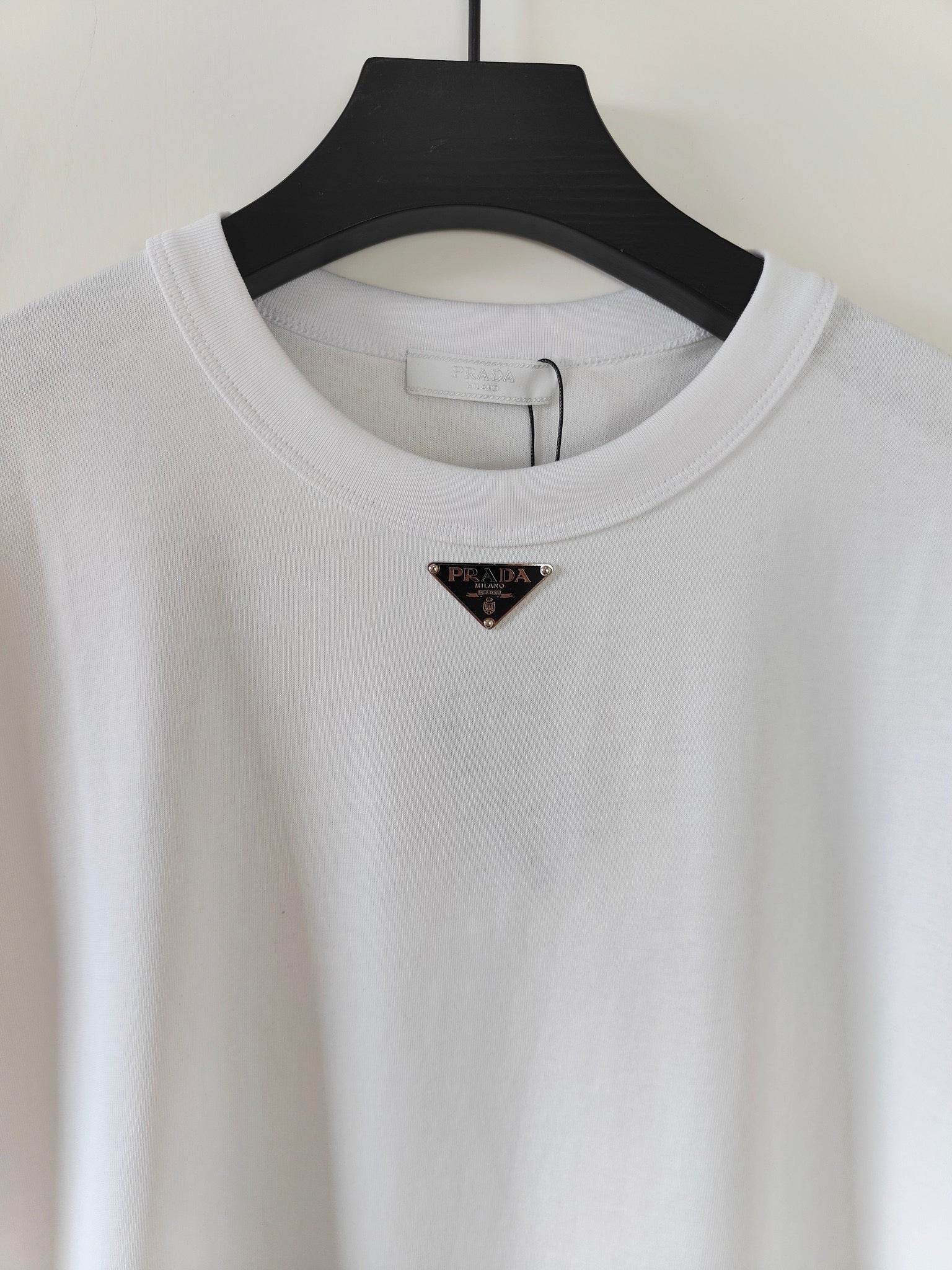 Black and White T-shirts - FashionHype.xyz