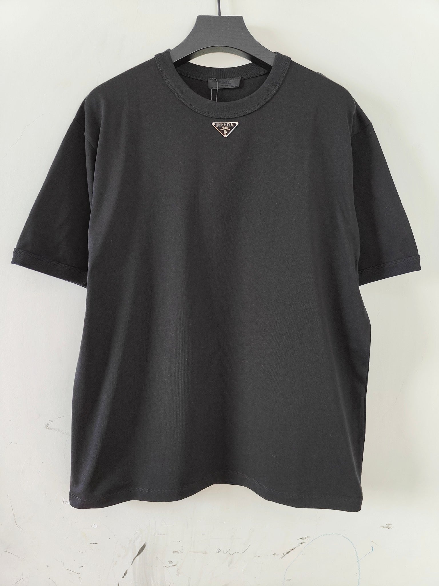 Black and White T-shirts - FashionHype.xyz