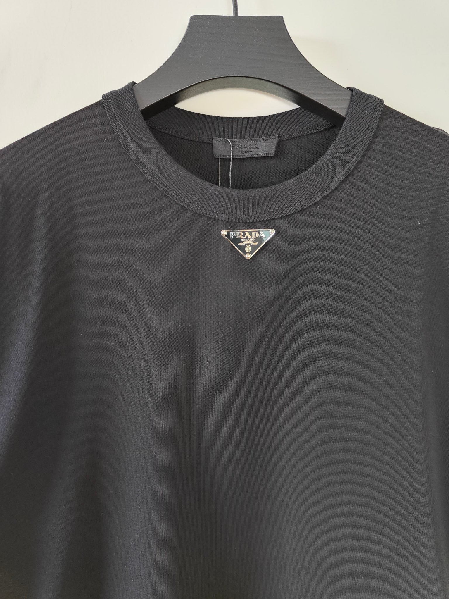Black and White T-shirts - FashionHype.xyz