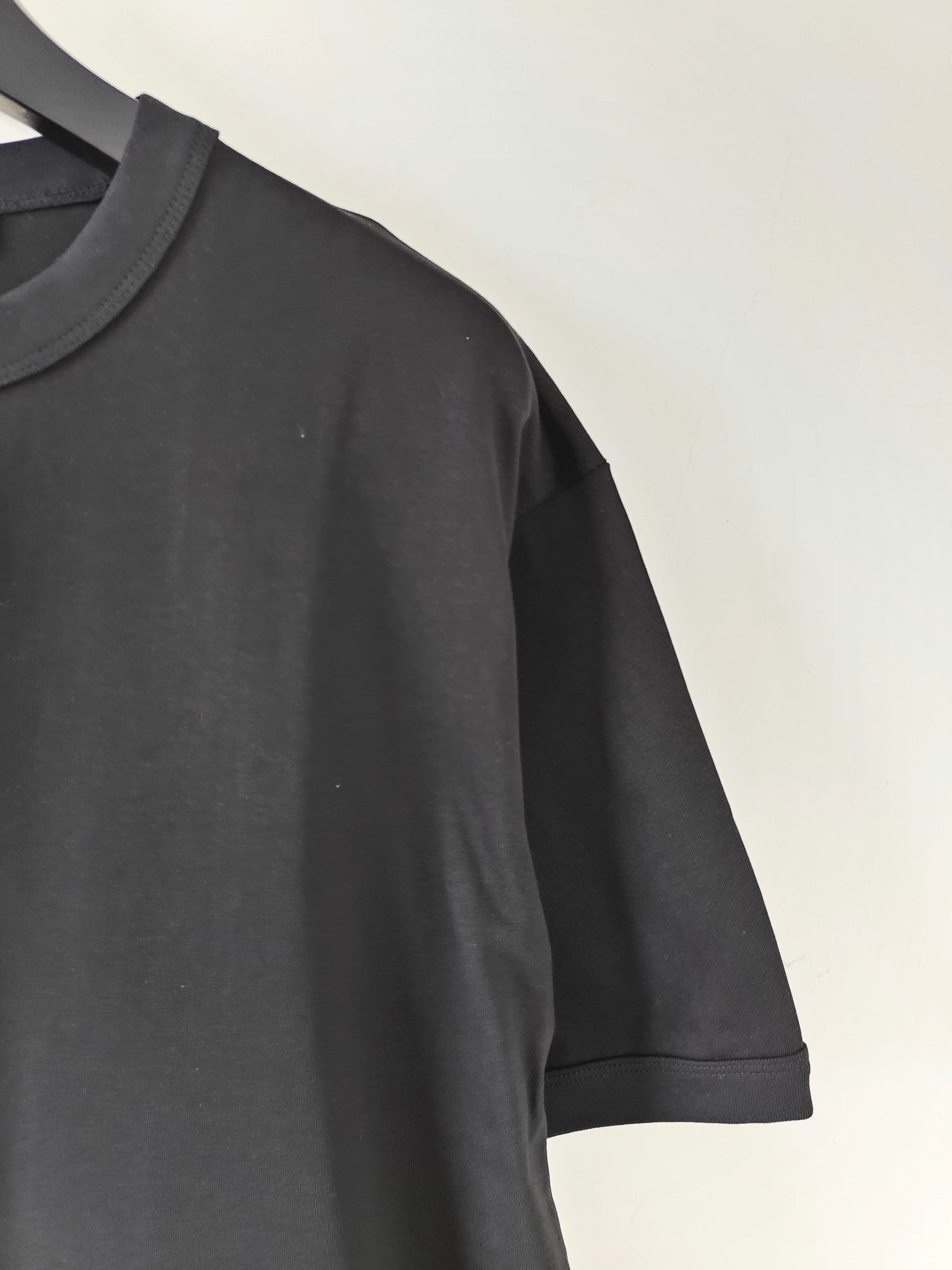 Black and White T-shirts - FashionHype.xyz