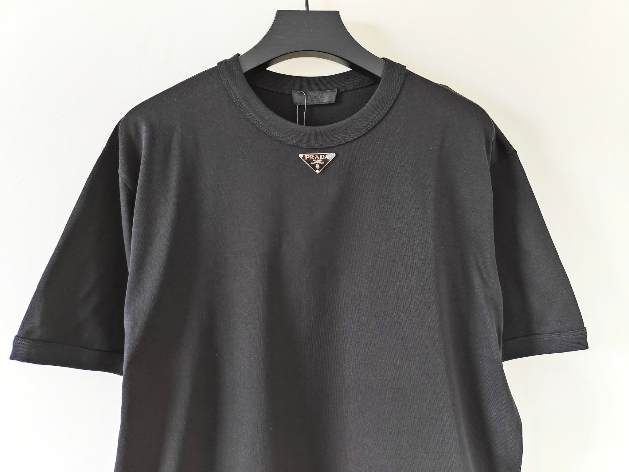 Black and White T-shirts - FashionHype.xyz