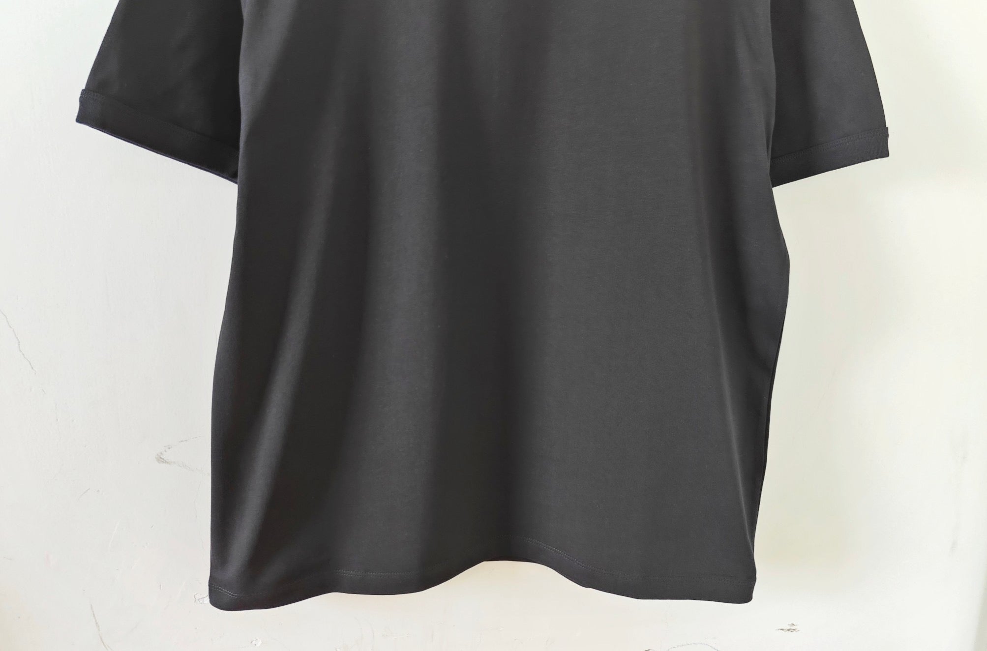Black and White T-shirts - FashionHype.xyz