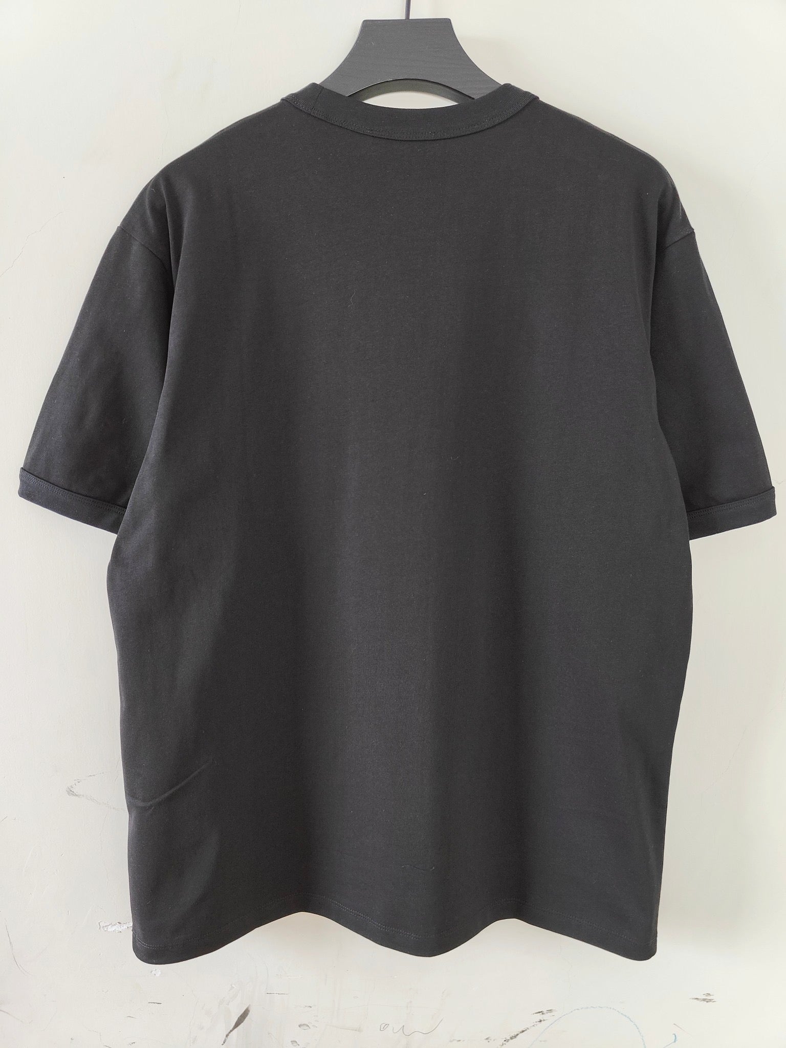 Black and White T-shirts - FashionHype.xyz