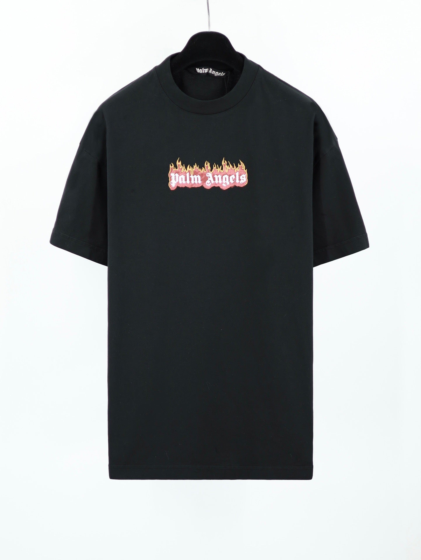 Schwarze T-Shirts