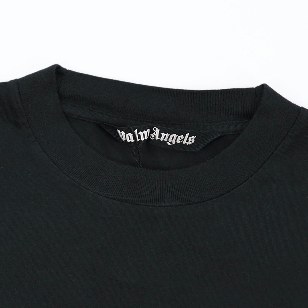 Schwarze T-Shirts