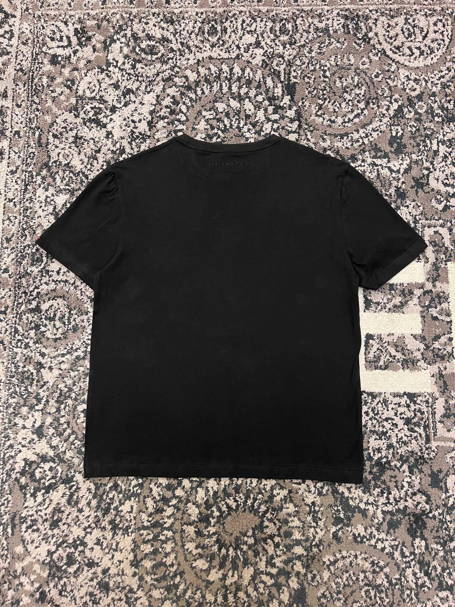 Schwarz-Weiß-T-Shirts