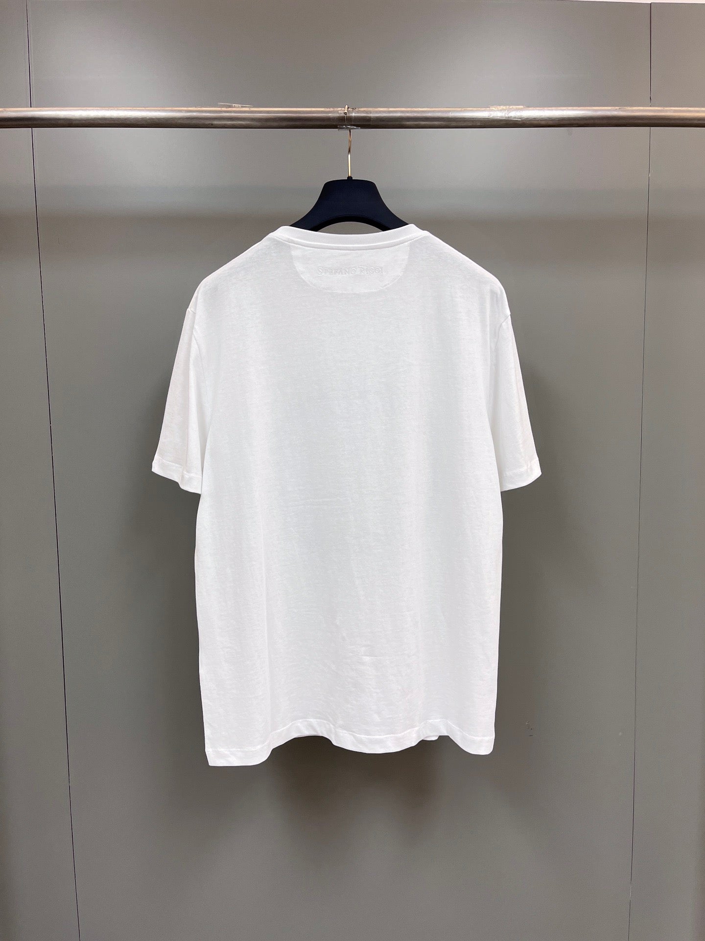 Schwarz-Weiß-T-Shirts