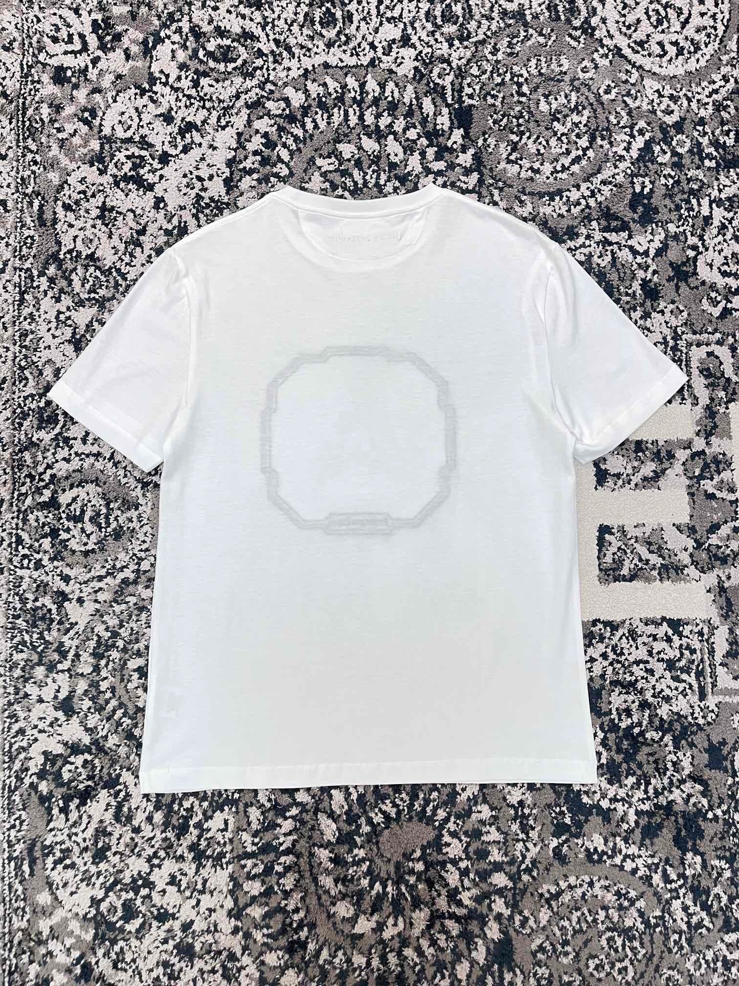 Schwarz-Weiß-T-Shirts