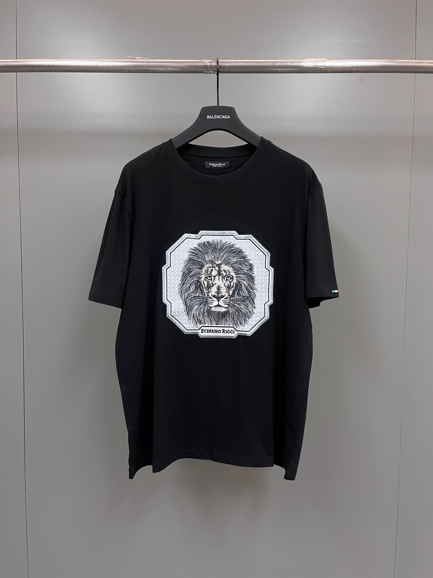Schwarz-Weiß-T-Shirts