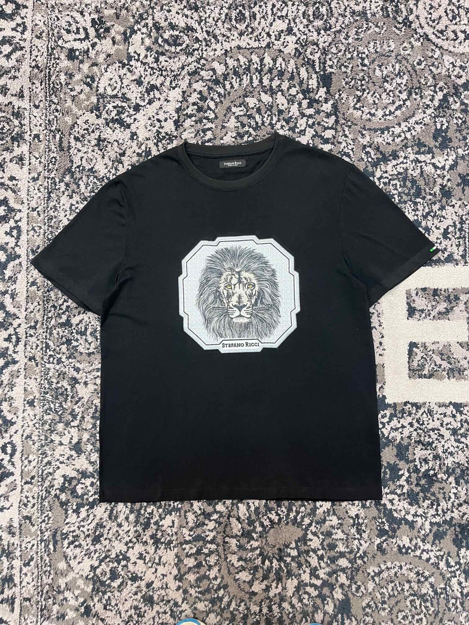 Schwarz-Weiß-T-Shirts