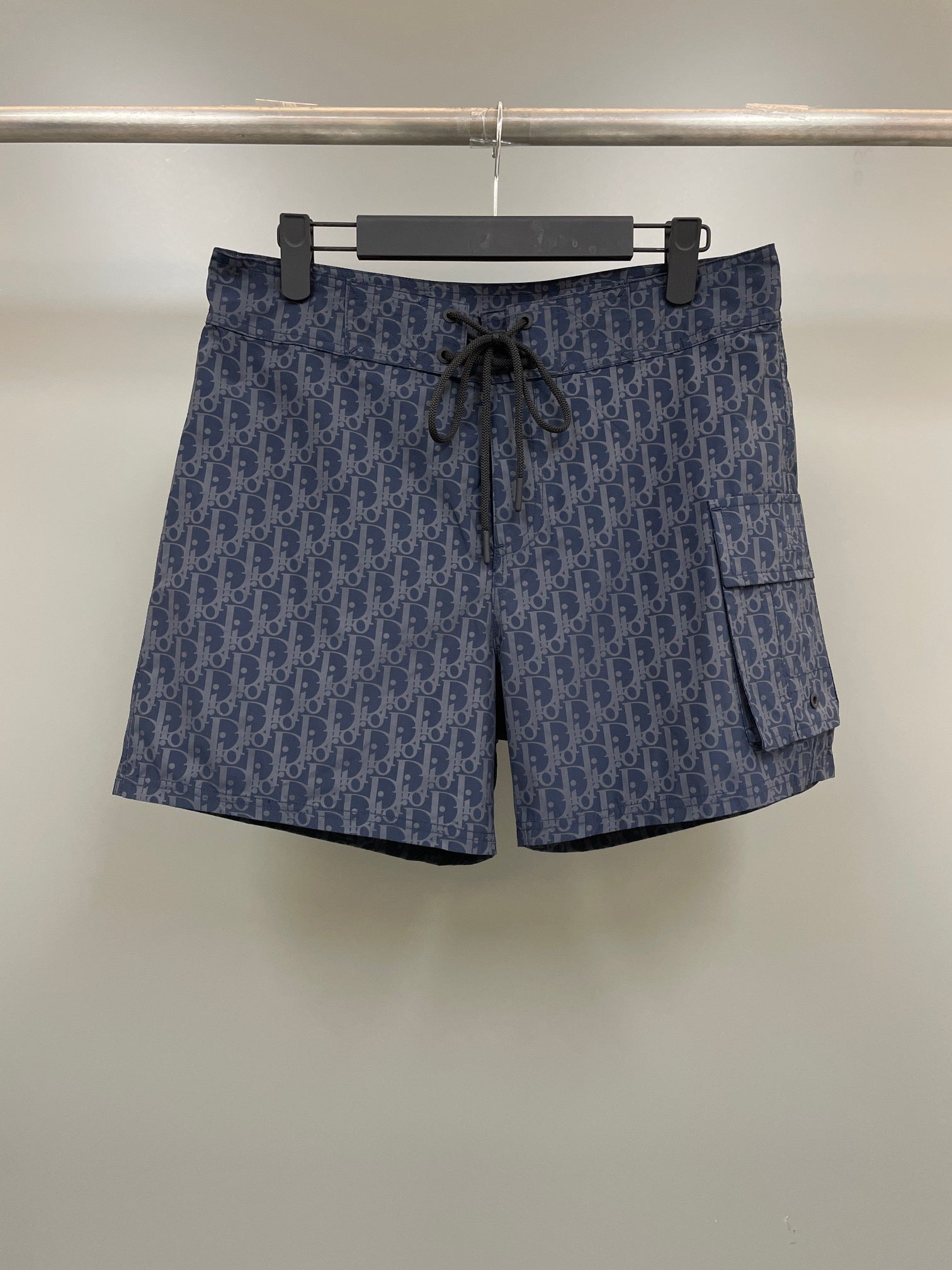 Grey Shorts - Size L - FashionHype.xyz
