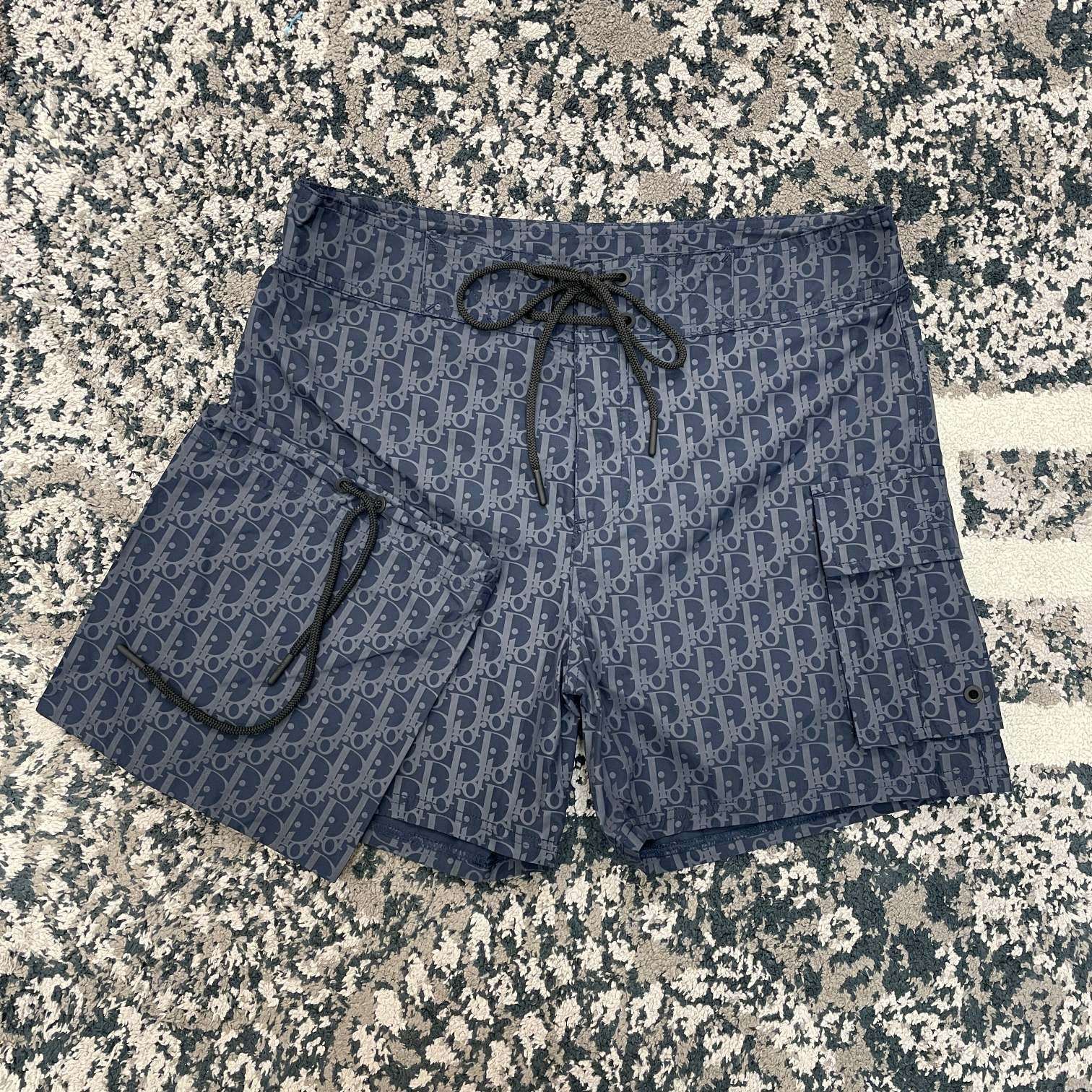 Grey Shorts - Size L - FashionHype.xyz