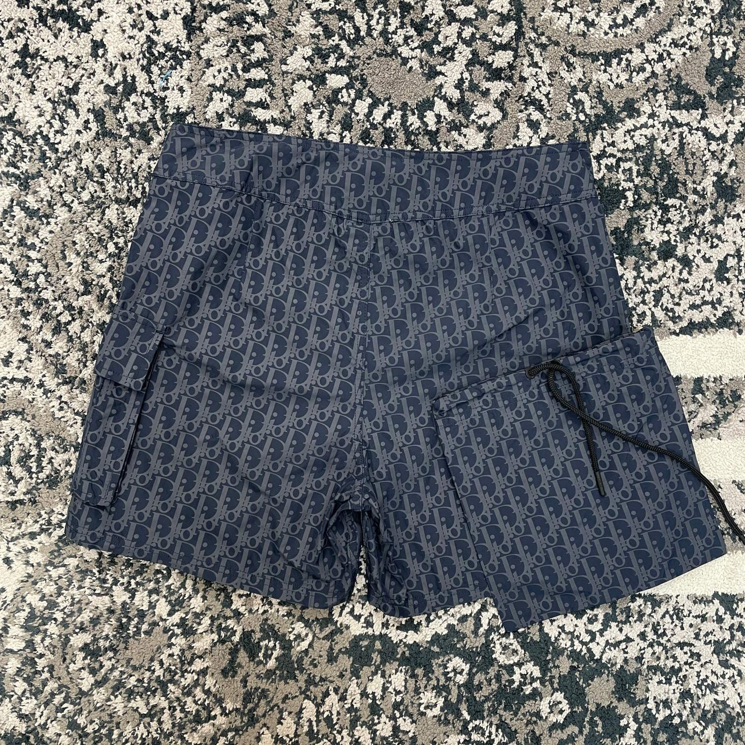 Grey Shorts - Size L - FashionHype.xyz