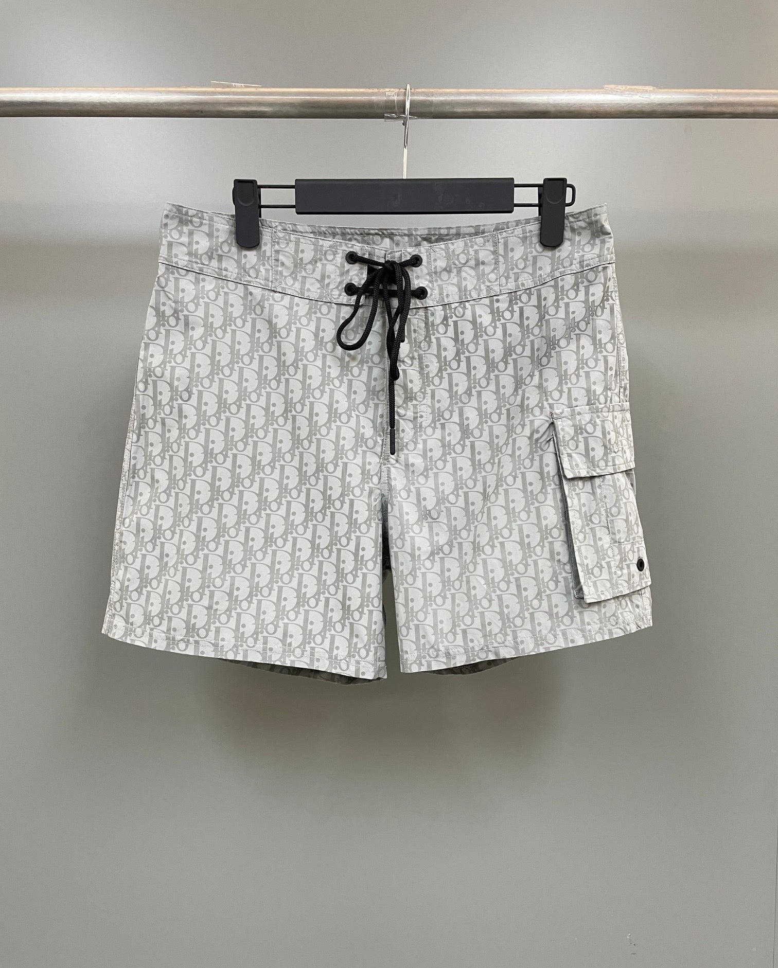 Grey Shorts - Size L - FashionHype.xyz
