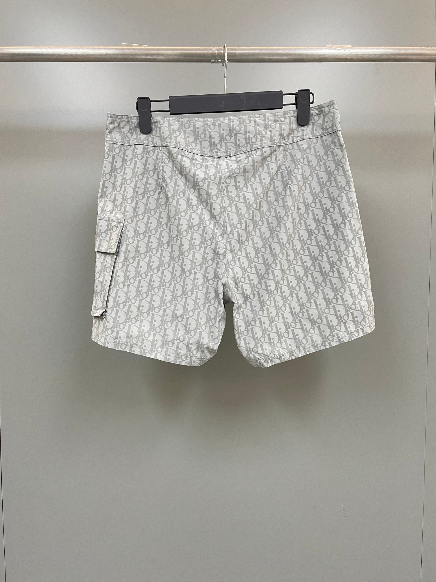 Grey Shorts - Size L - FashionHype.xyz